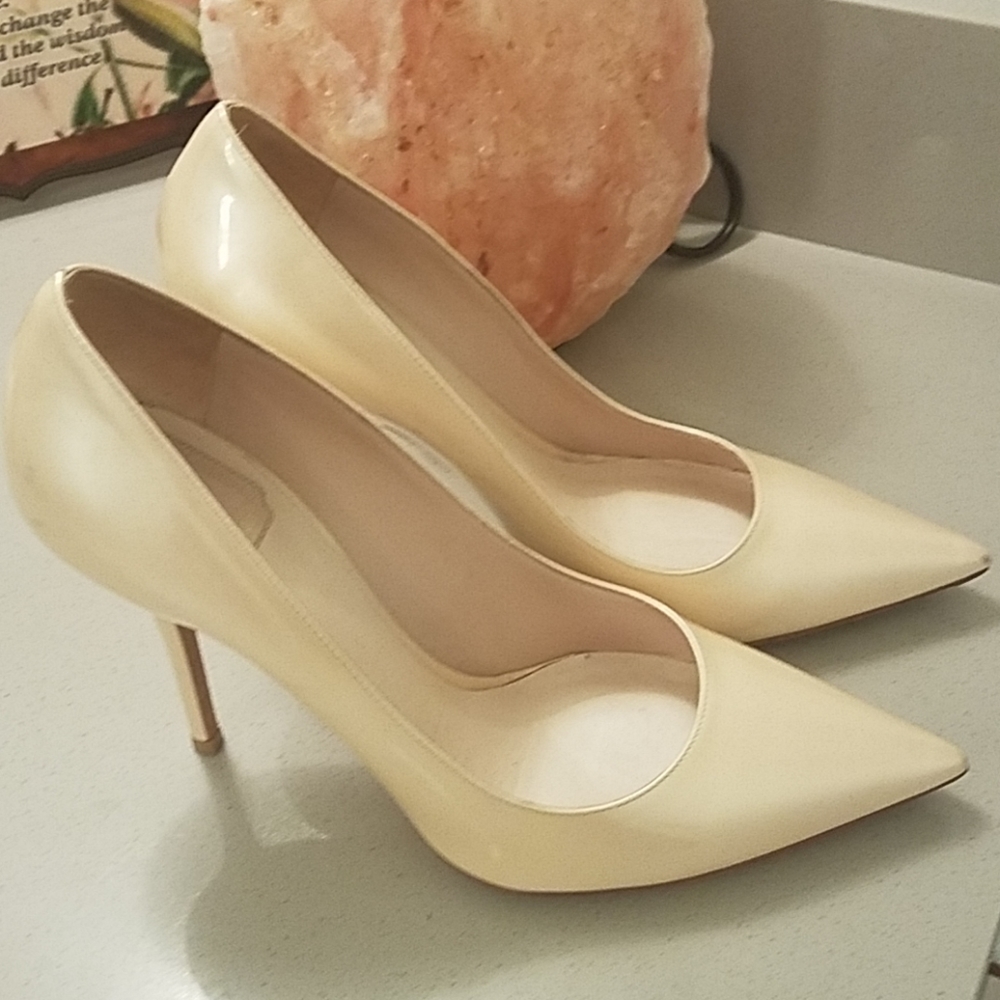 Christian Dior pumps
